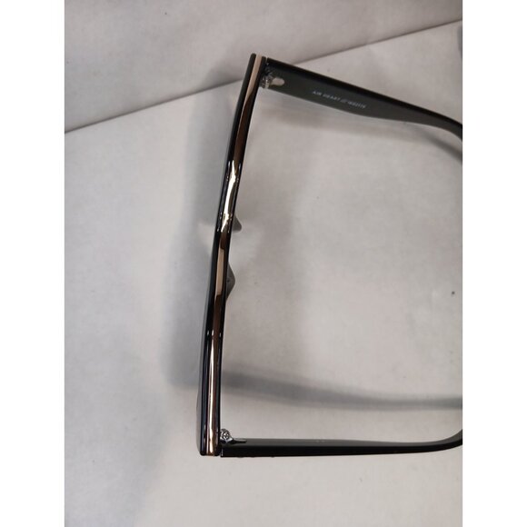 Authentic Le Specs Sunglasses AIR HEART Black Gold Khaki Mono New With Case - Picture 7 of 13